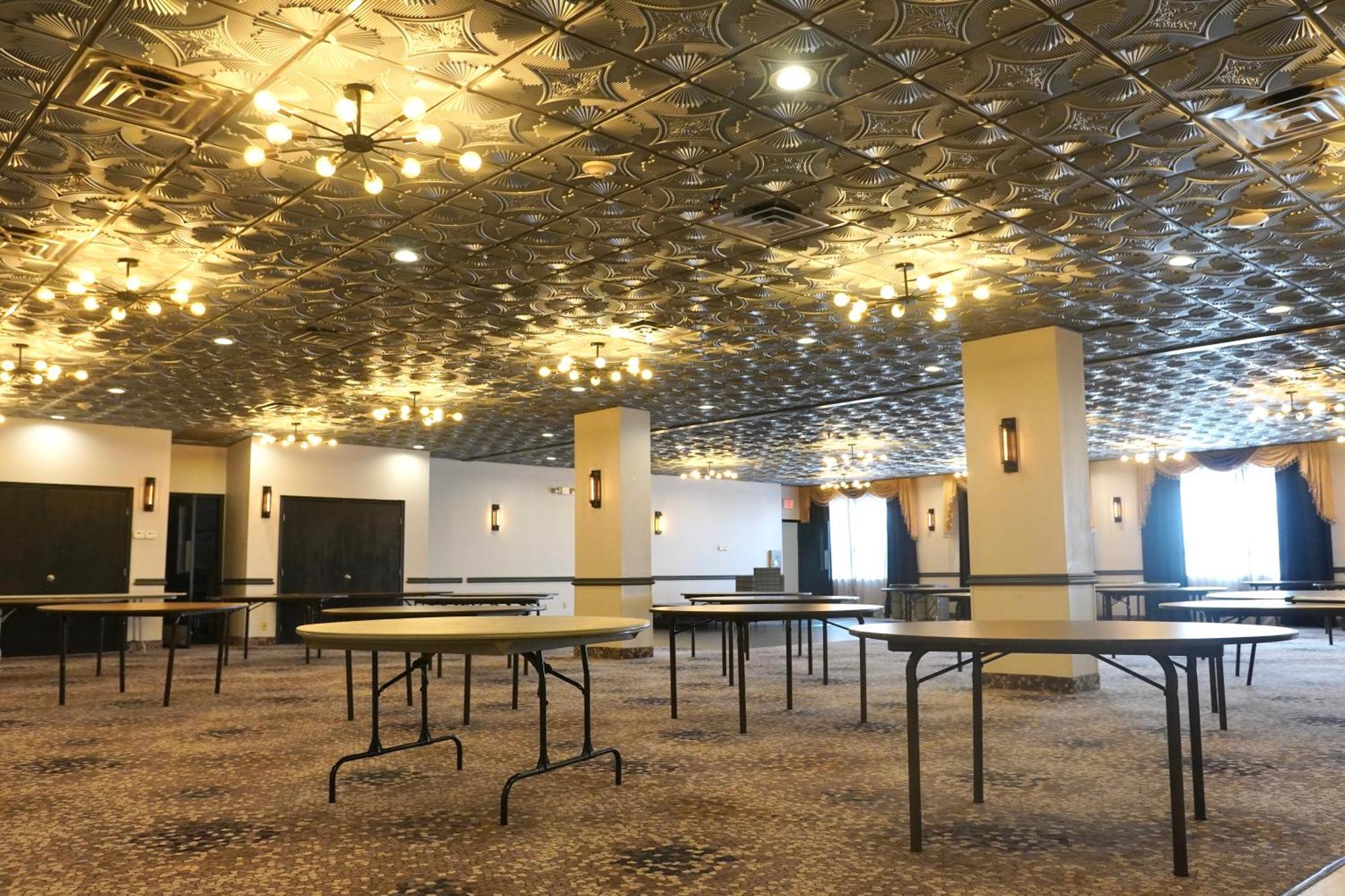 American Inn & Suites Вотерфорд Екстер'єр фото
